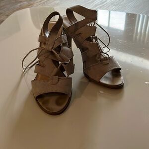 Simply Vera high heels